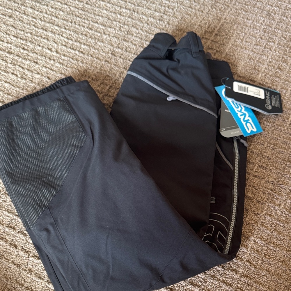Black ski pants